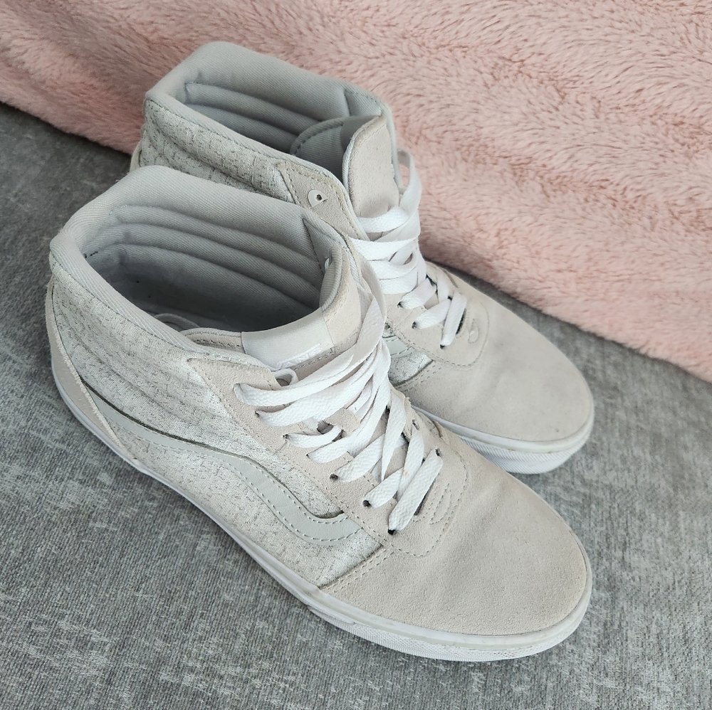 VANS - Picture 2 of 4